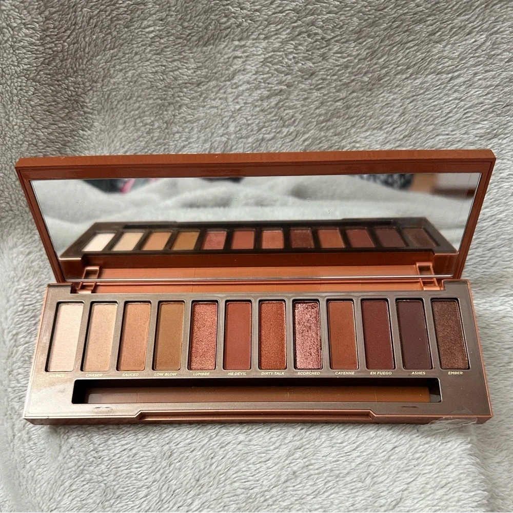 Authentic Urban Decay Naked Heat 12-Shade Eyeshadow Palette - Picture 7 of 16